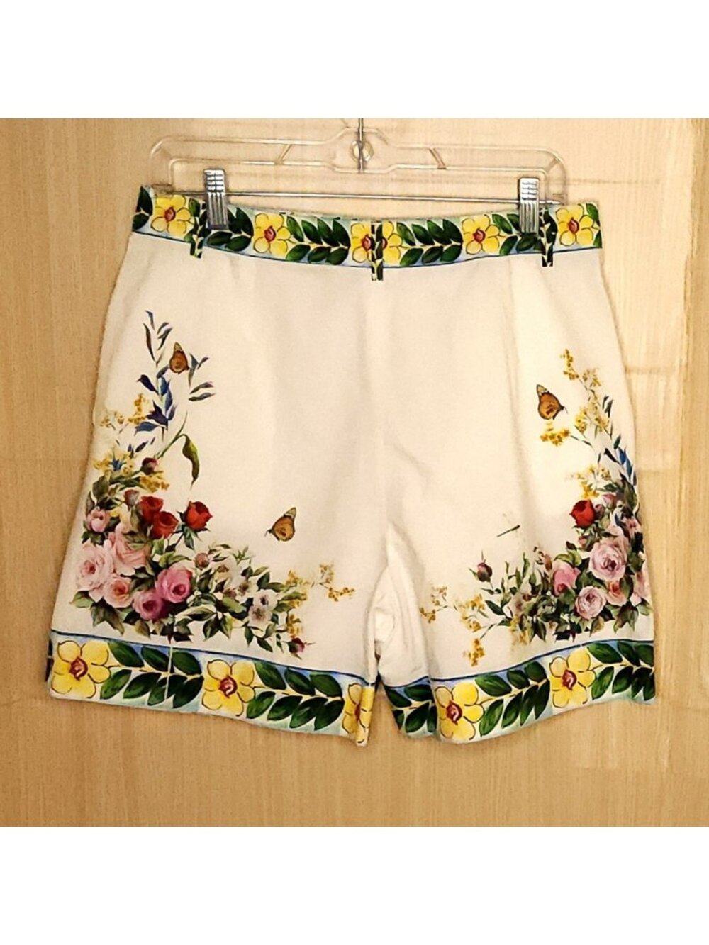 Dolce & Gabbana Womens White Floral Majolica Shorts 44